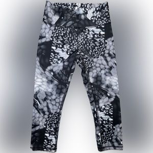 NWOT Champion Butterfly Capri Leggings
